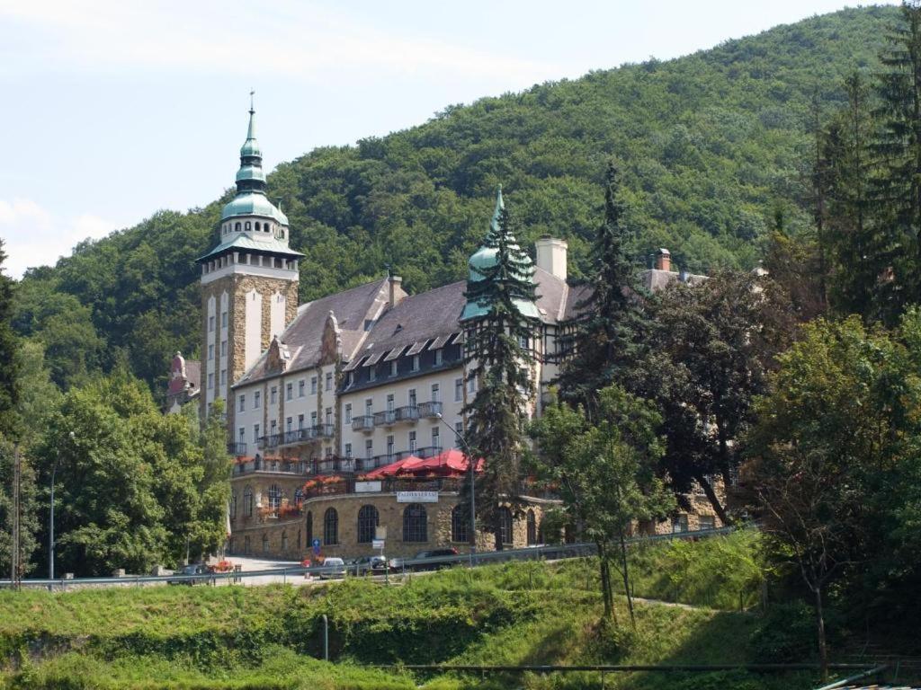 Smart Business Apartman Miskolc Esterno foto